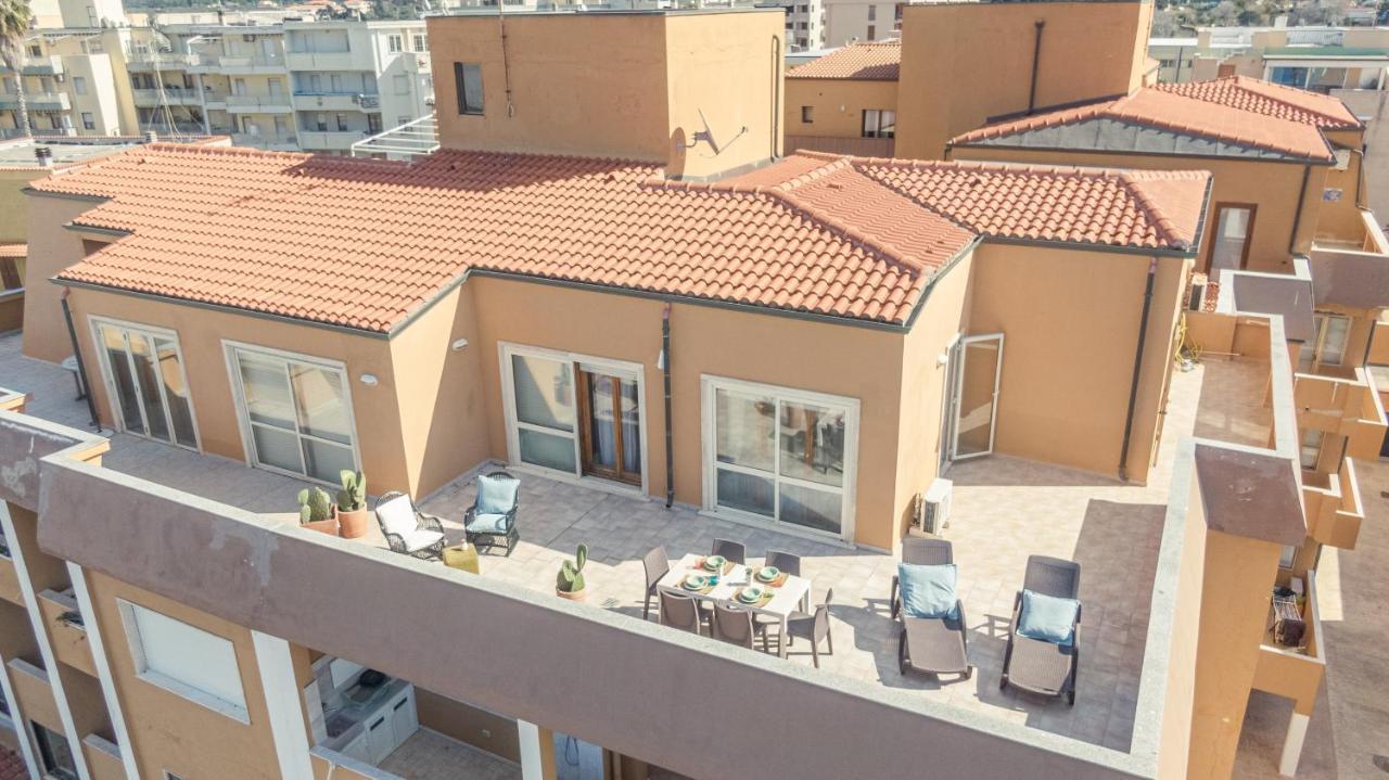 Alghero-Attico- Parcheggio Gratuito E Wifi Apartment ภายนอก รูปภาพ